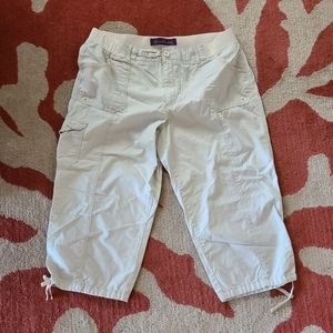 Khaki Capri pants sz 14
